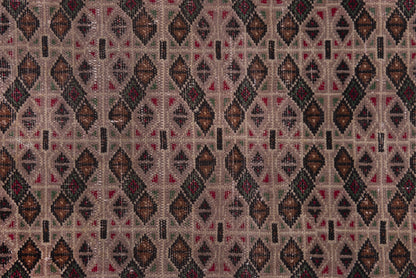 2493 - 7'11" x 10'8"