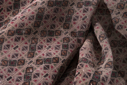 2493 - 7'11" x 10'8"