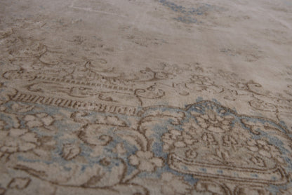 2553 - 9'8" x 13'11"