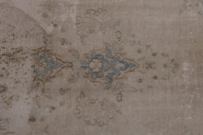 2553 - 9'8" x 13'11"