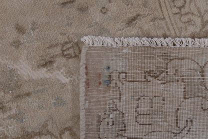 2553 - 9'8" x 13'11"