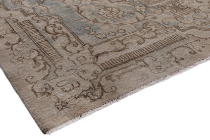 2553 - 9'8" x 13'11"