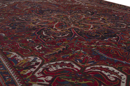 2579 - 7'3" x 10'11"