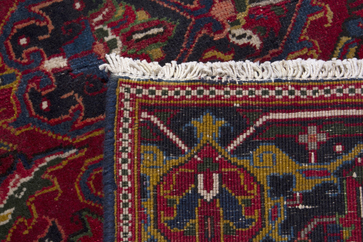 2579 - 7'3" x 10'11"