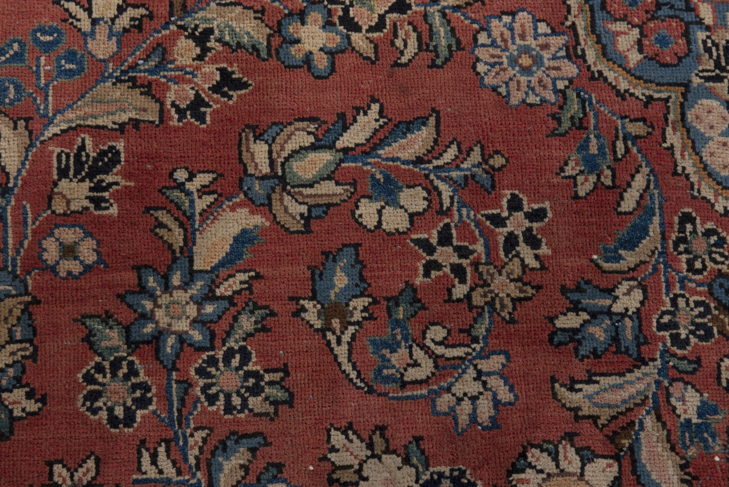 2584 - 7'7" x 10'11"