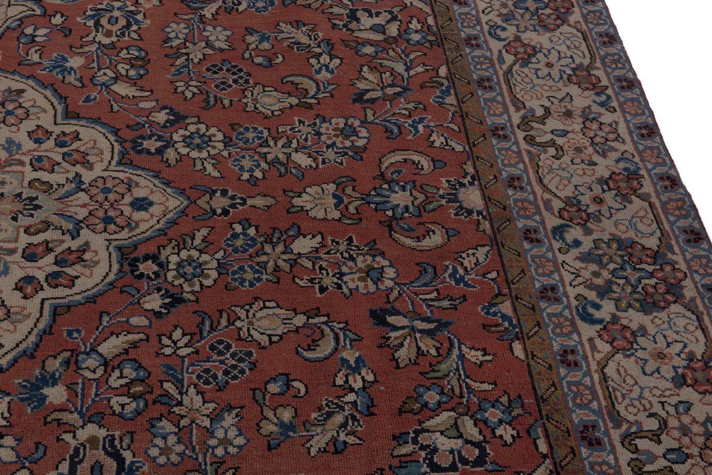 2584 - 7'7" x 10'11"