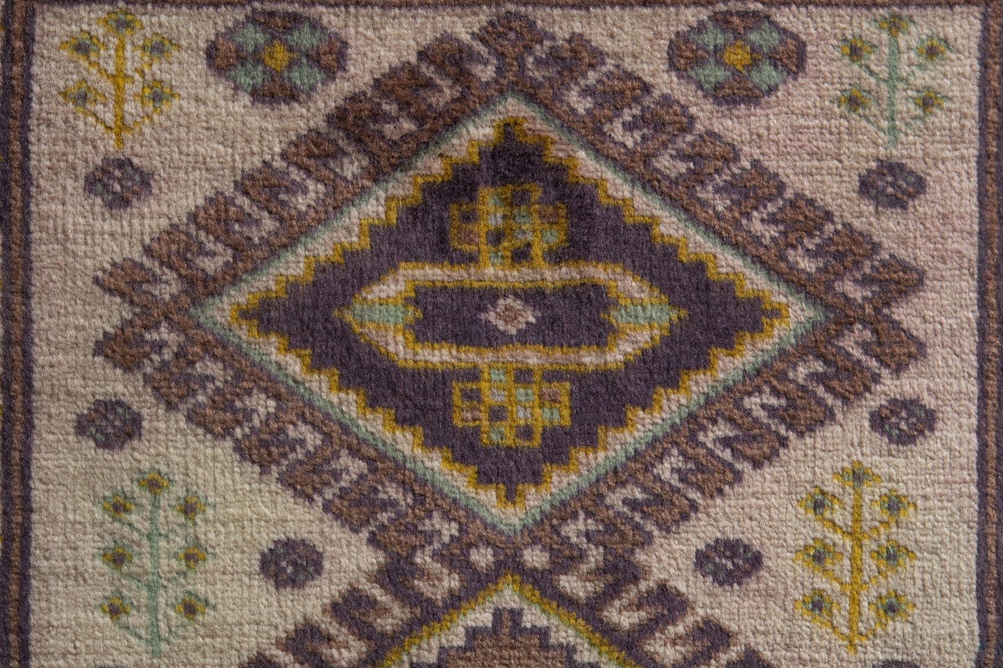 2670 - 2'2" x 2'11"
