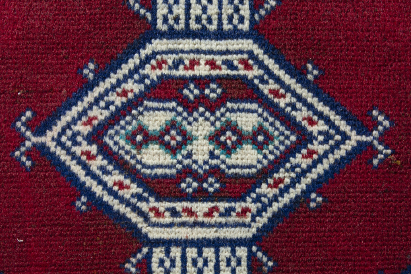 2767 - 2' x 2'7"