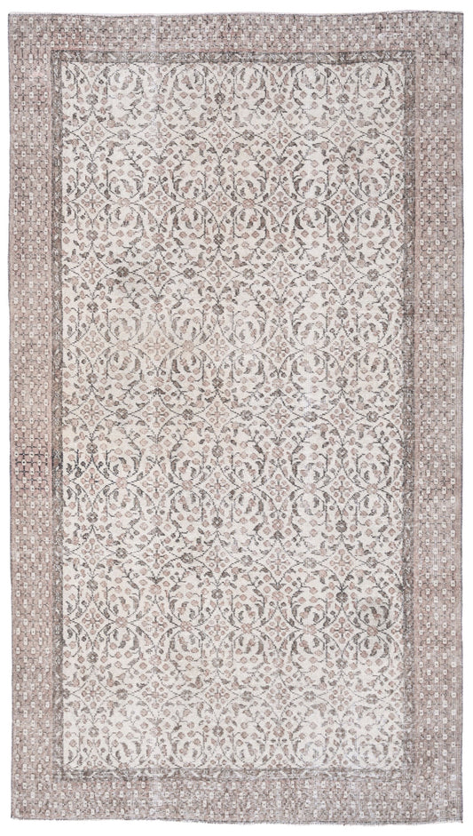 3250 - 5'1" x 8'10"