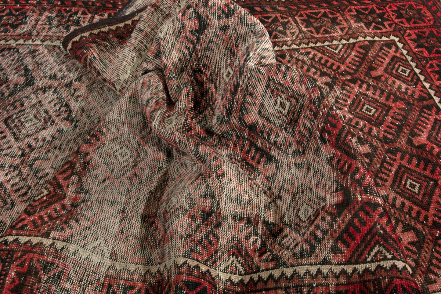 6292 - 3'11" x 8'2"