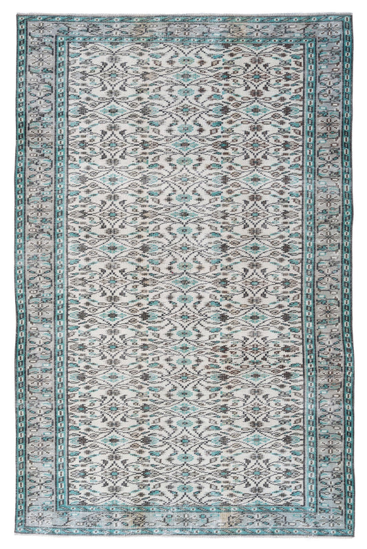 3331 - 5'1" x 7'10"