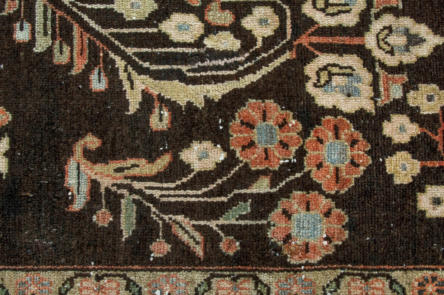 3426 - 4'11" x 12'11"