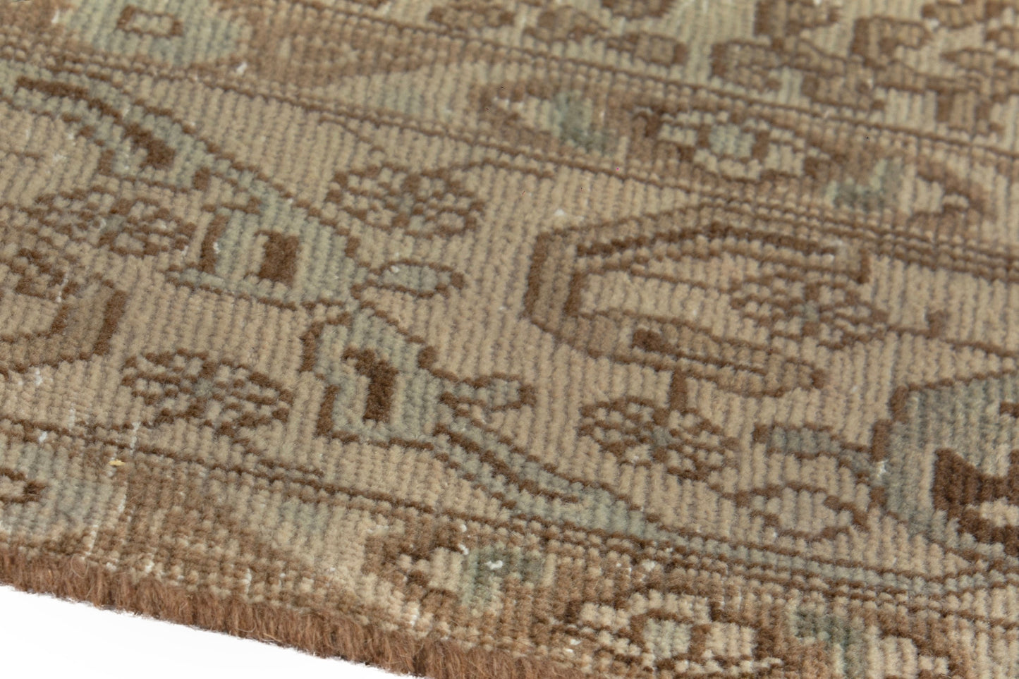 3482 - 7'5" x 10'11"