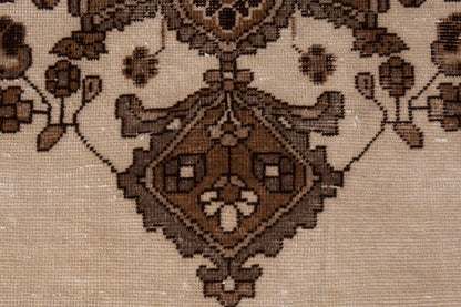 3522 - 6'11" x 9'10"