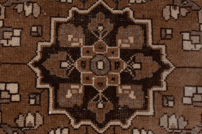 3522 - 6'11" x 9'10"