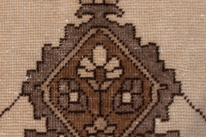 3522 - 6'11" x 9'10"