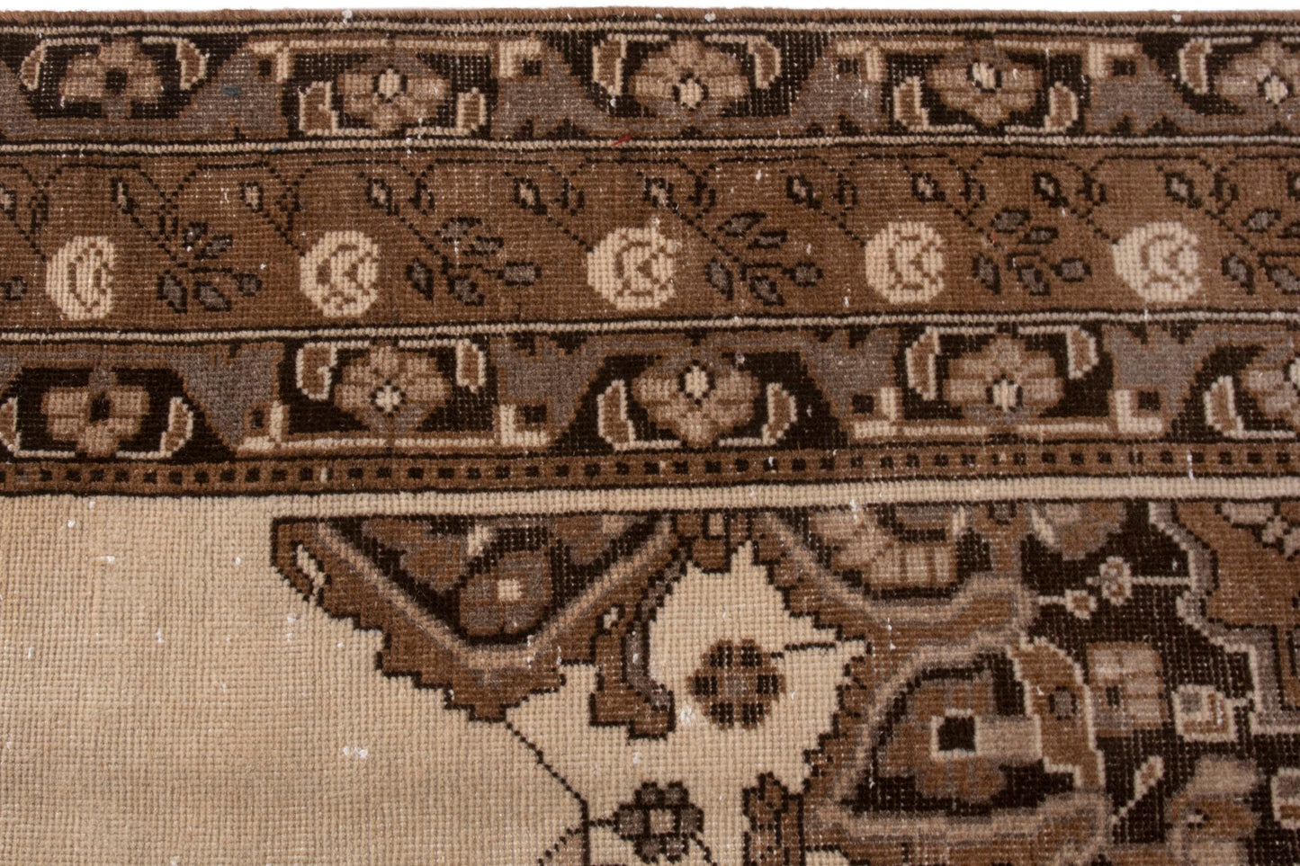 3522 - 6'11" x 9'10"