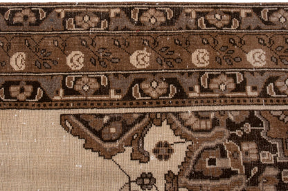 3522 - 6'11" x 9'10"