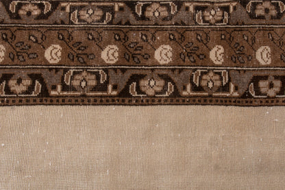 3522 - 6'11" x 9'10"