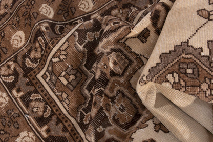 3522 - 6'11" x 9'10"