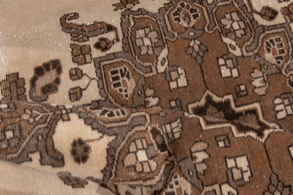 3522 - 6'11" x 9'10"