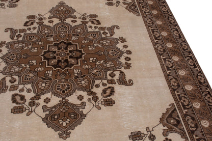 3522 - 6'11" x 9'10"