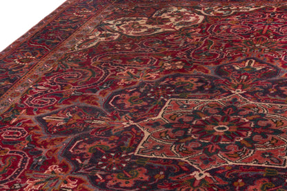 3701 - 6'11" x 9'10"