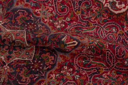 3701 - 6'11" x 9'10"