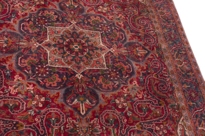 3701 - 6'11" x 9'10"