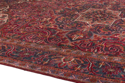 3701 - 6'11" x 9'10"