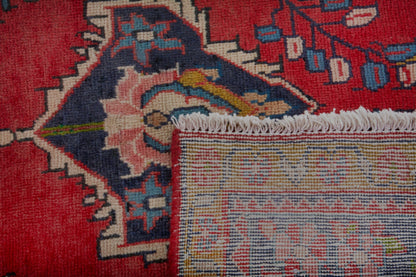 3718 - 6'8" x 10'11"