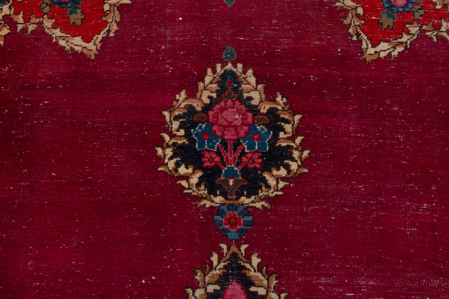 3903 - 10'4" x 13'9"