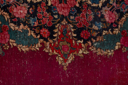 3903 - 10'4" x 13'9"