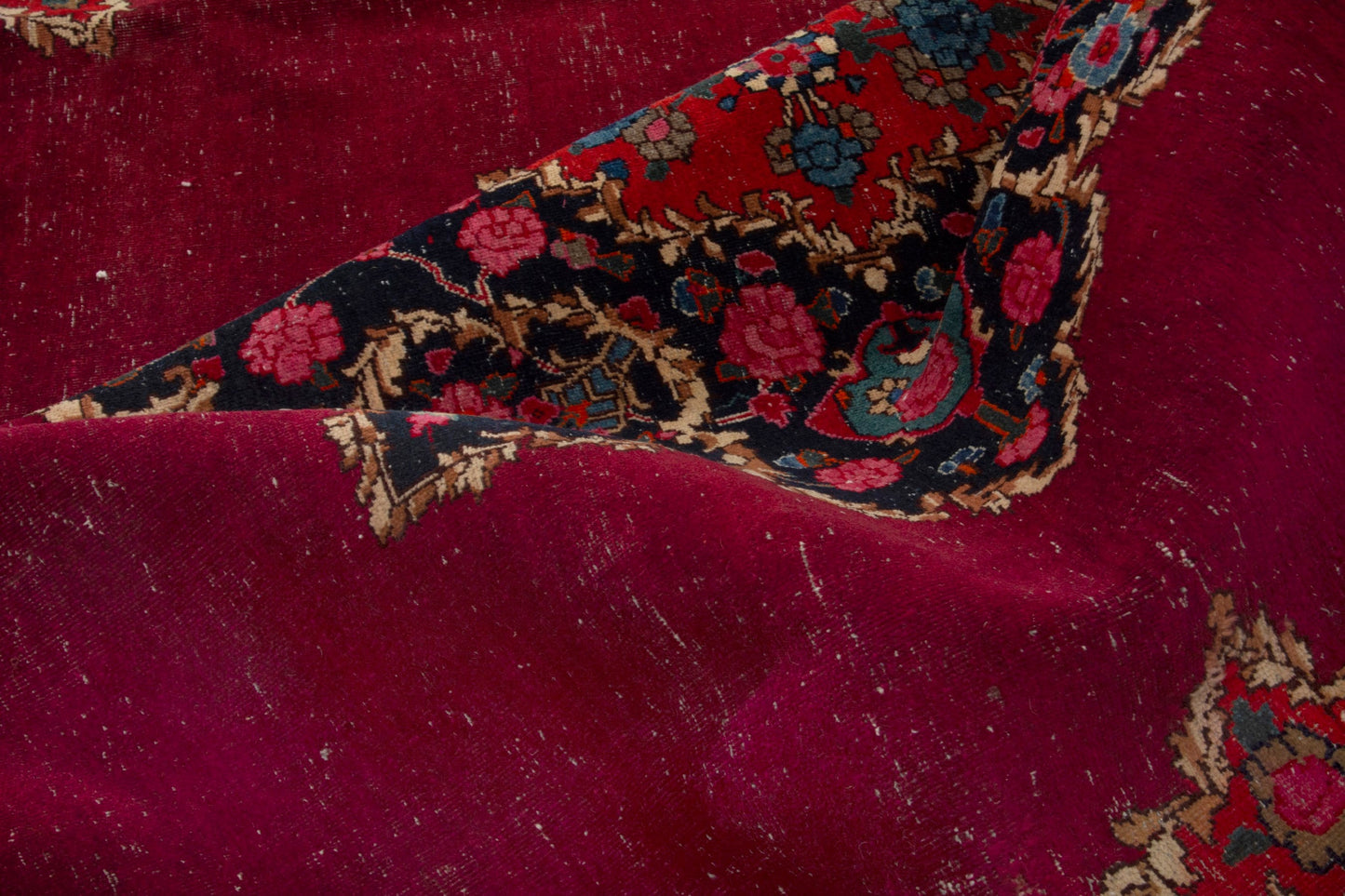 3903 - 10'4" x 13'9"