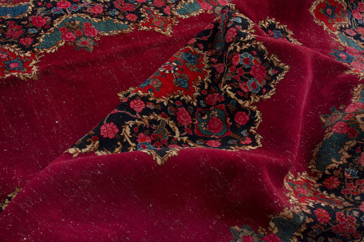 3903 - 10'4" x 13'9"