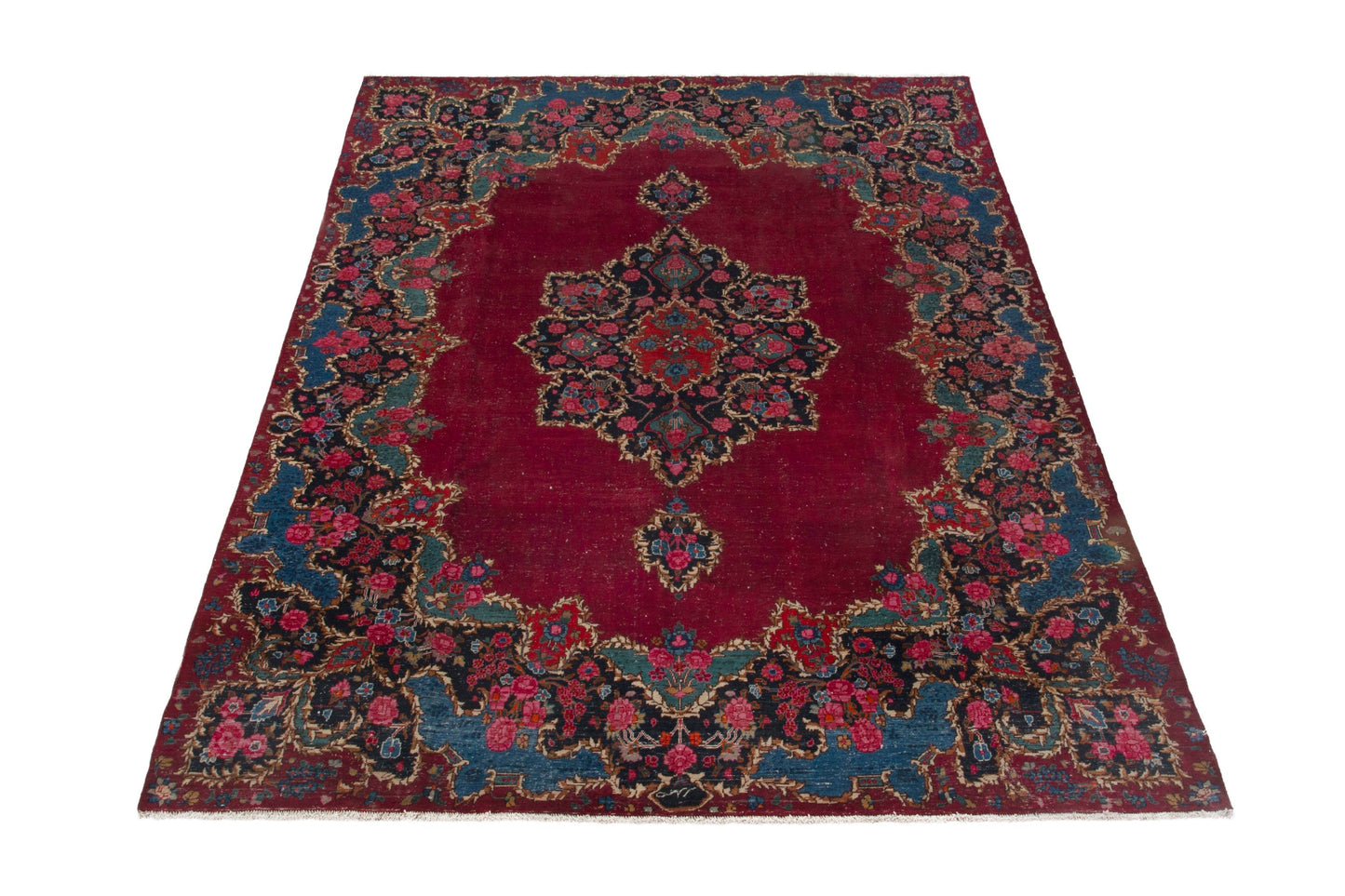 3903 - 10'4" x 13'9"