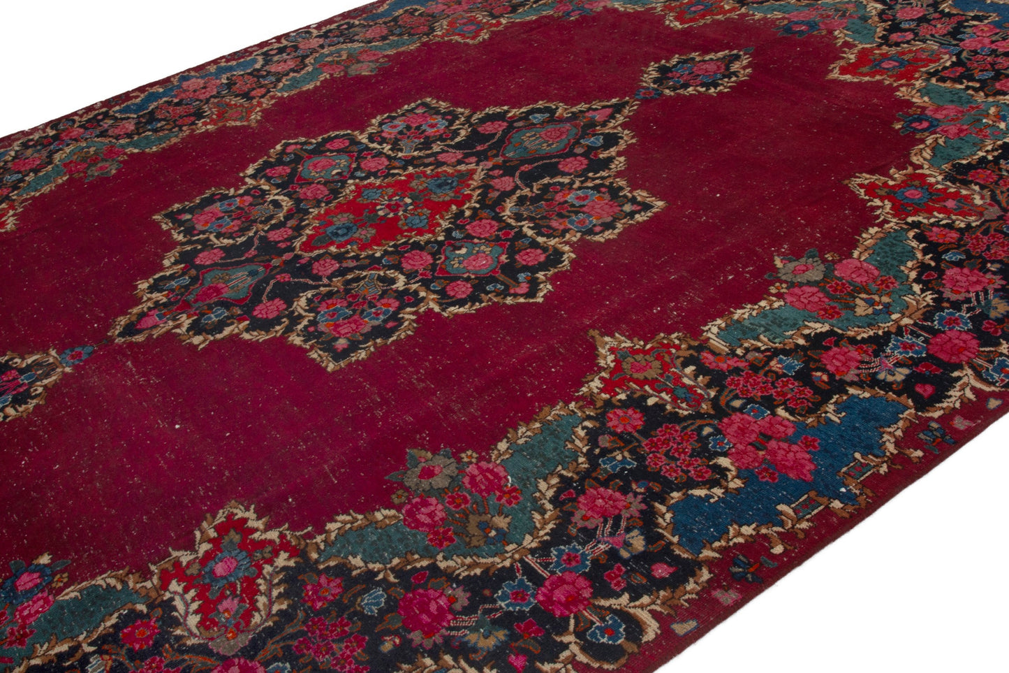 3903 - 10'4" x 13'9"