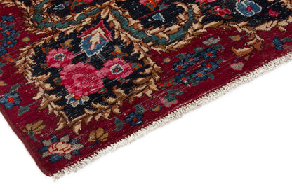 3903 - 10'4" x 13'9"