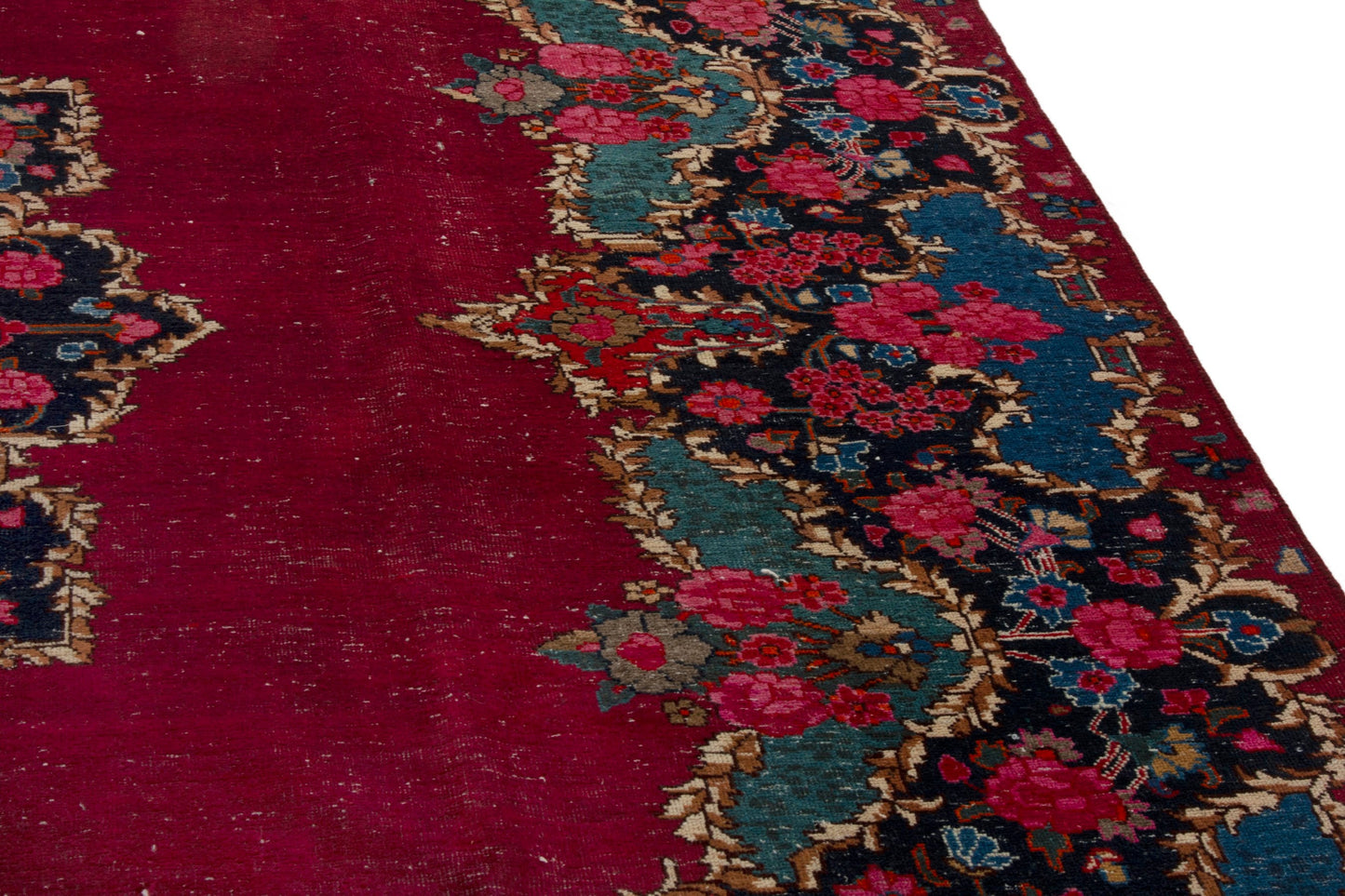 3903 - 10'4" x 13'9"