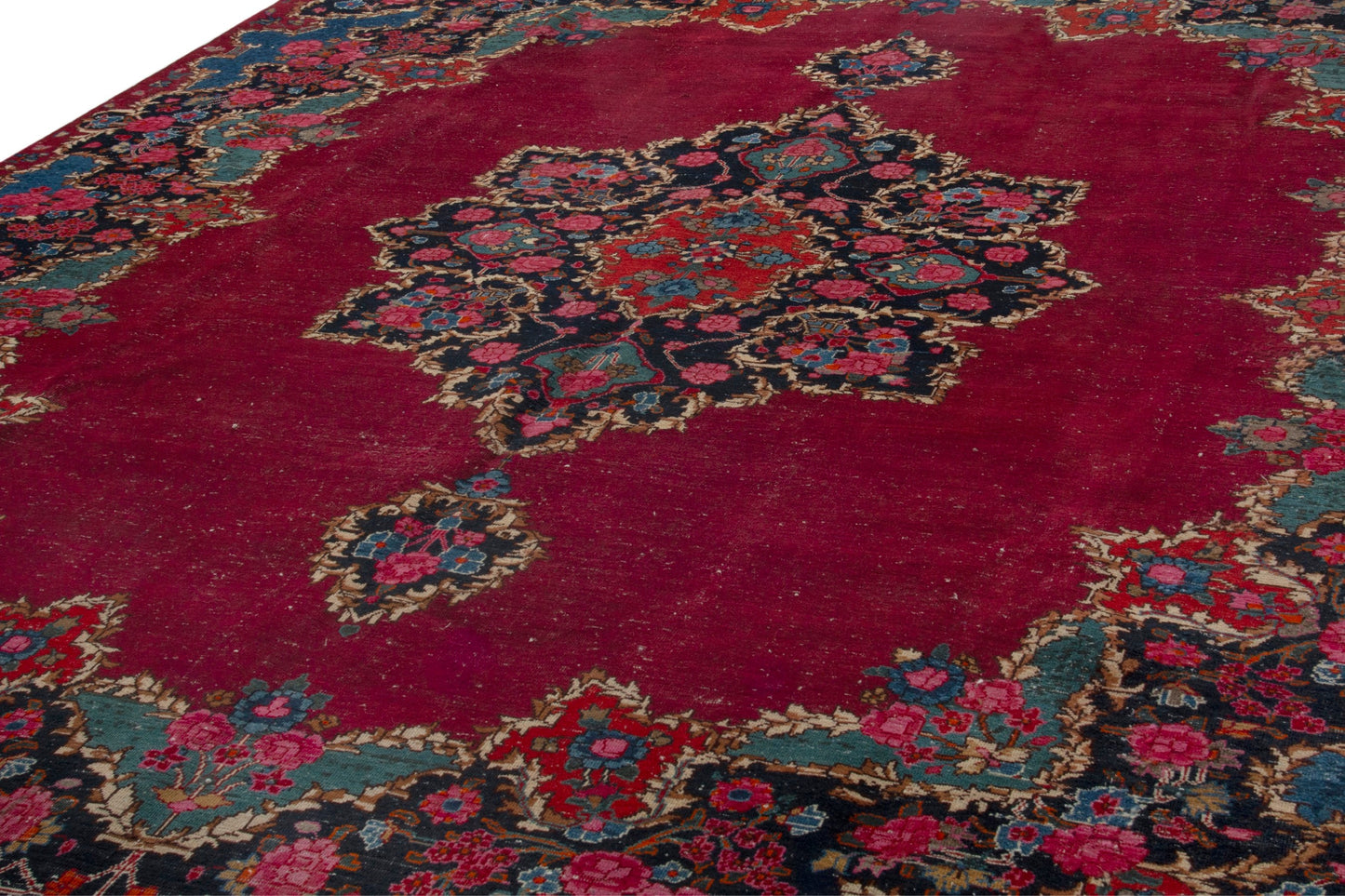 3903 - 10'4" x 13'9"