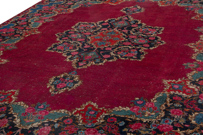 3903 - 10'4" x 13'9"