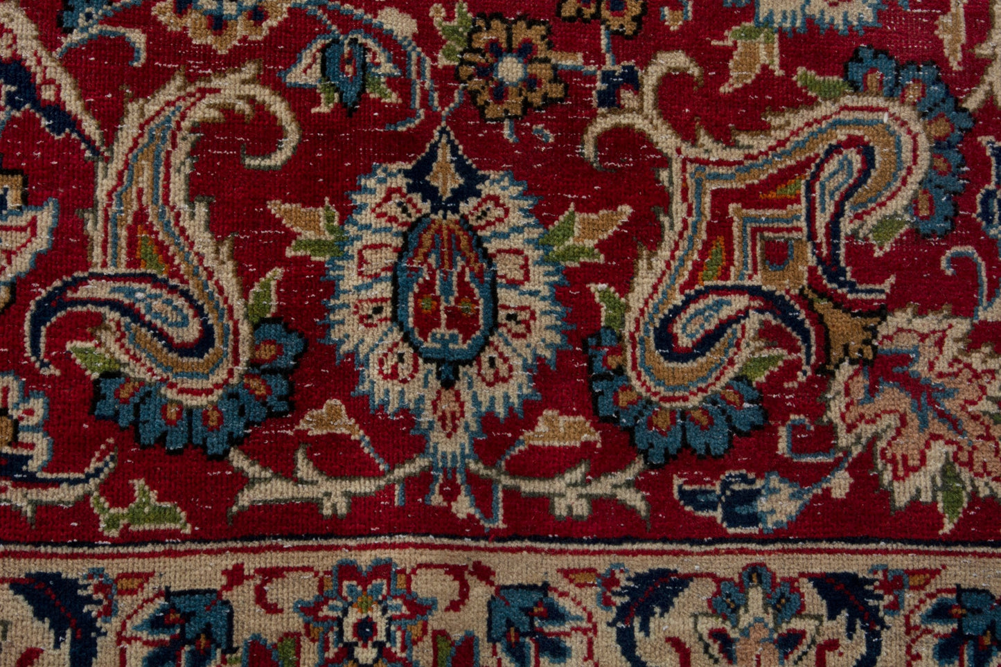 3904 - 9'9" x 13'11"