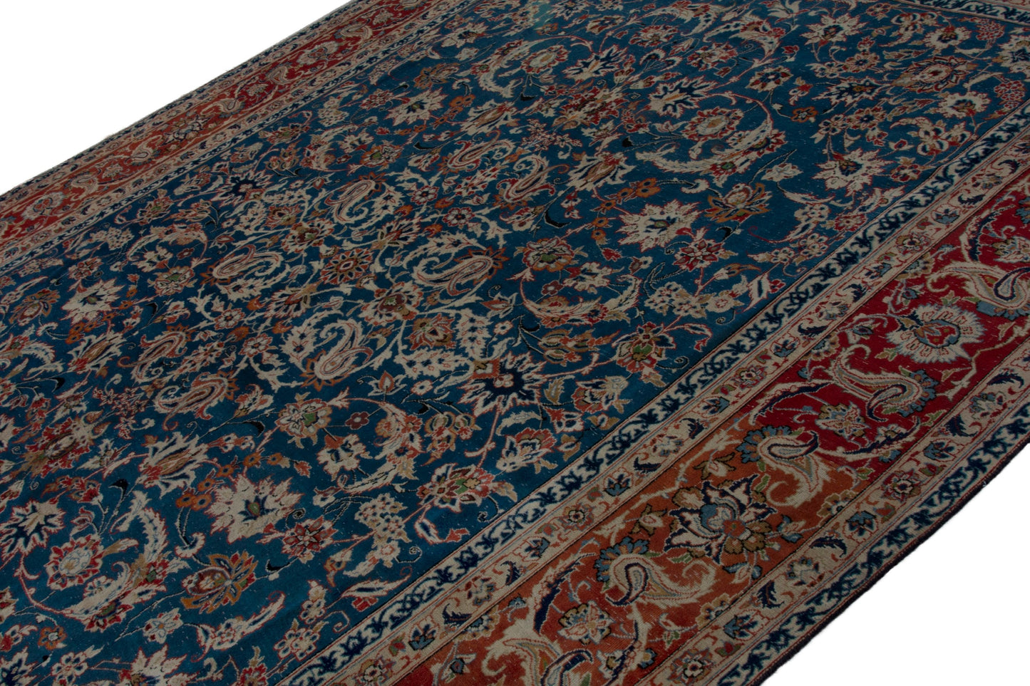 3904 - 9'9" x 13'11"