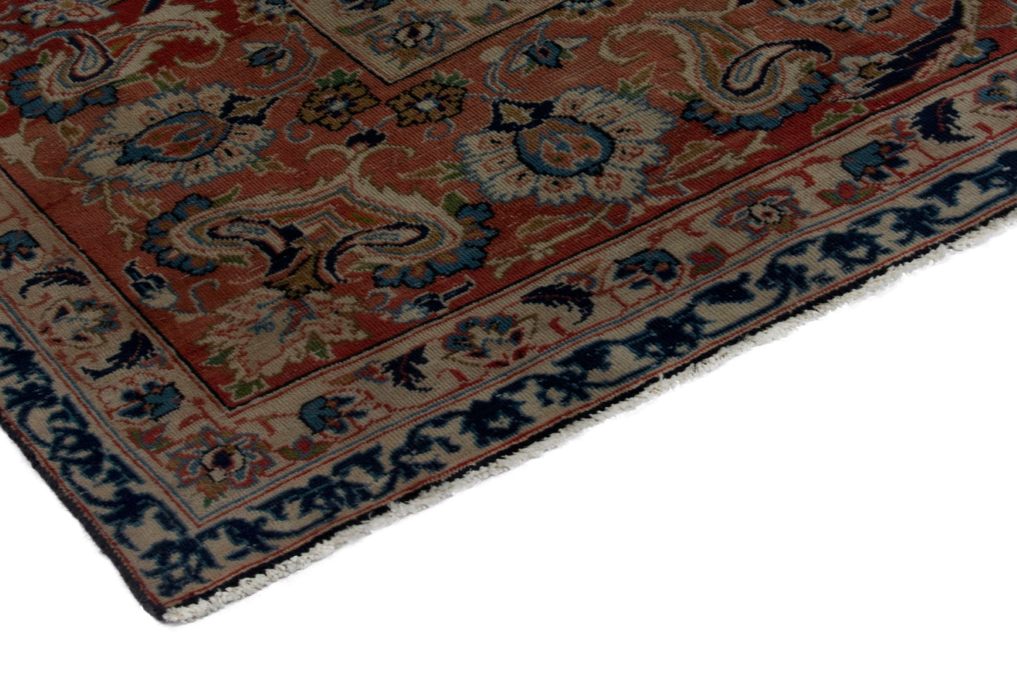 3904 - 9'9" x 13'11"