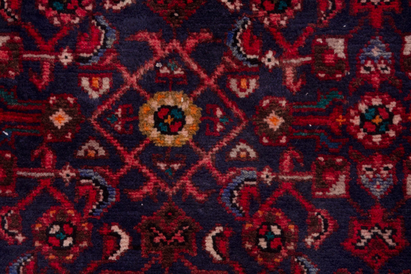 4055 - 1'11" x 9'11"