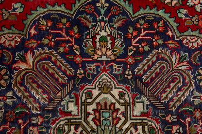 4096 - 7'10" x 11'3"