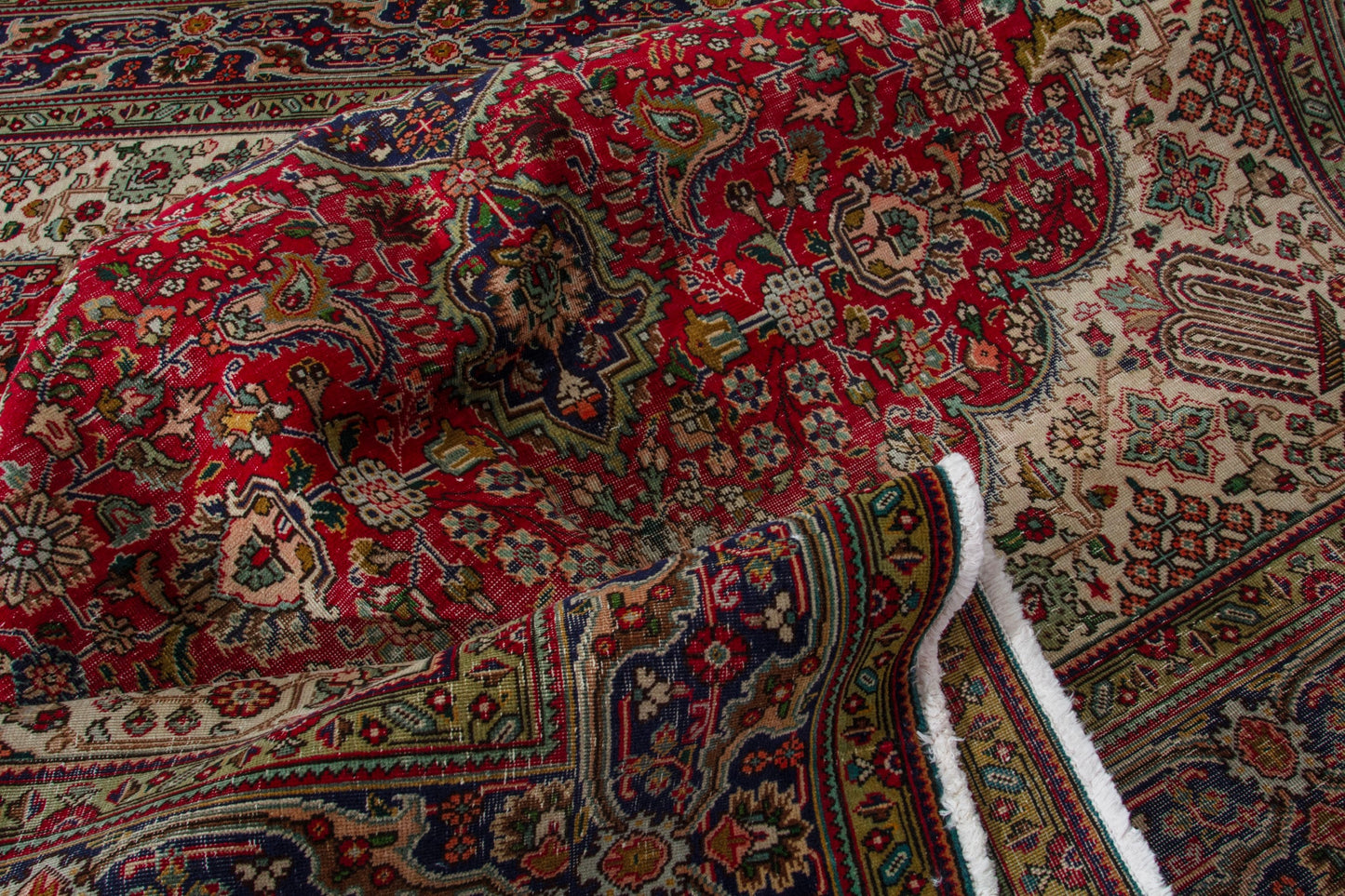 4096 - 7'10" x 11'3"