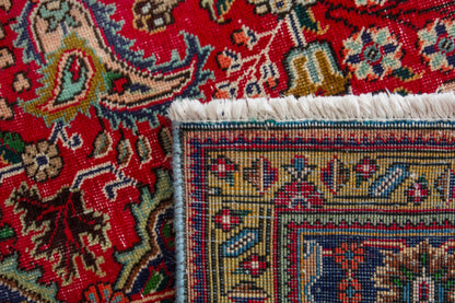 4096 - 7'10" x 11'3"