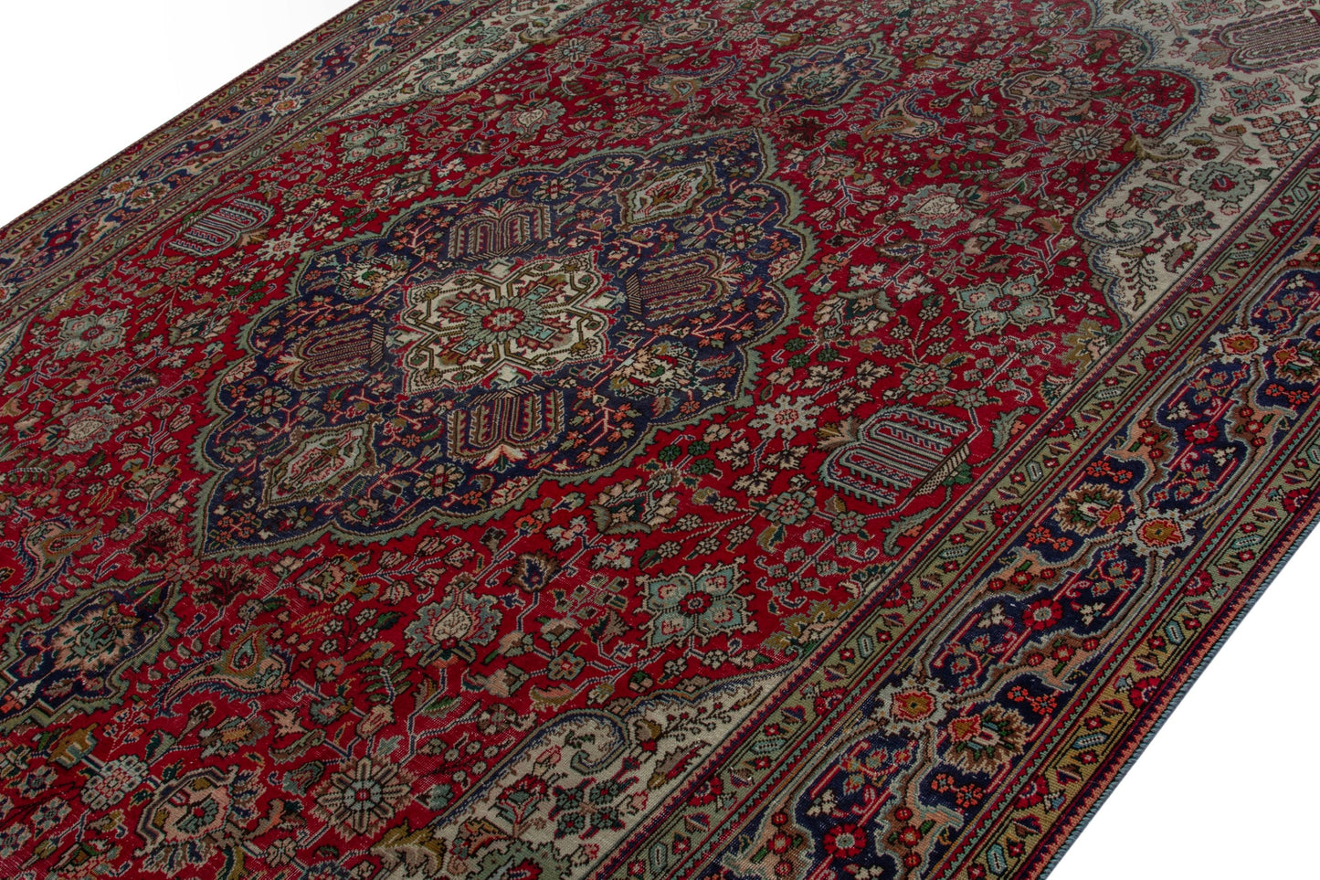 4096 - 7'10" x 11'3"