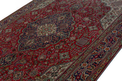 4096 - 7'10" x 11'3"